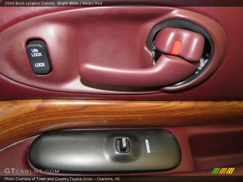Bright White / Medici Red 2000 Buick LeSabre Custom