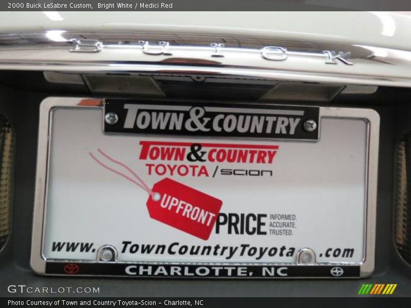 Bright White / Medici Red 2000 Buick LeSabre Custom