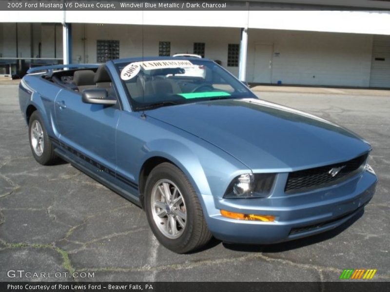 Front 3/4 View of 2005 Mustang V6 Deluxe Coupe