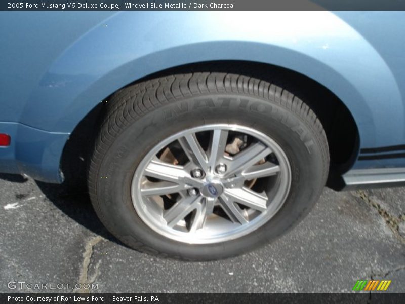 Windveil Blue Metallic / Dark Charcoal 2005 Ford Mustang V6 Deluxe Coupe