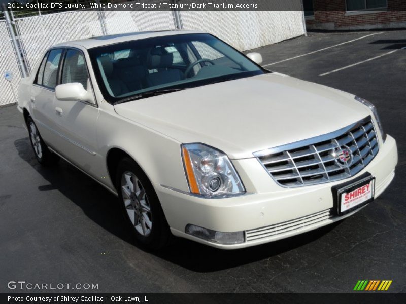 White Diamond Tricoat / Titanium/Dark Titanium Accents 2011 Cadillac DTS Luxury