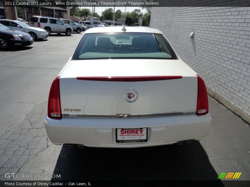 White Diamond Tricoat / Titanium/Dark Titanium Accents 2011 Cadillac DTS Luxury