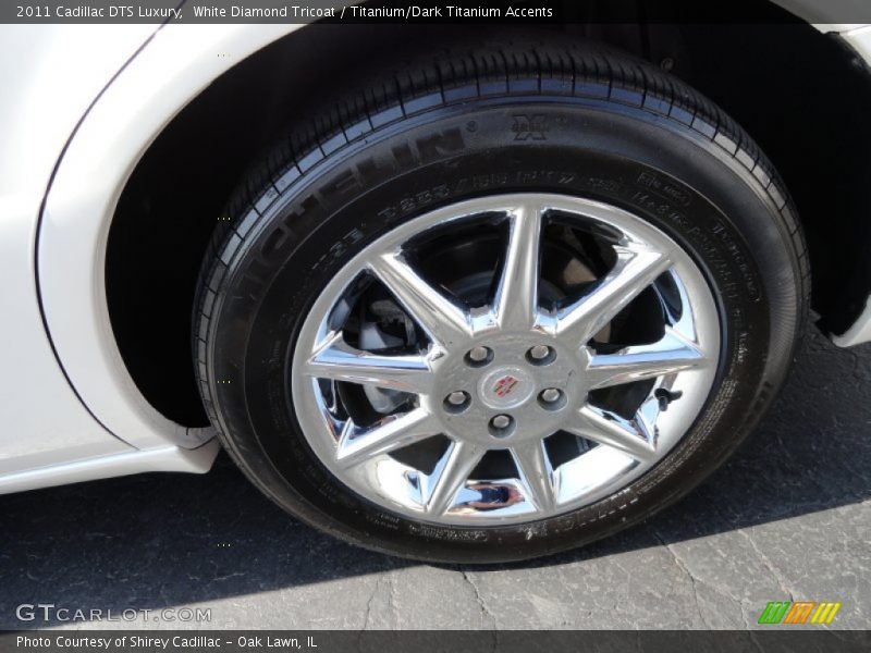 White Diamond Tricoat / Titanium/Dark Titanium Accents 2011 Cadillac DTS Luxury