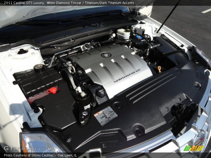 White Diamond Tricoat / Titanium/Dark Titanium Accents 2011 Cadillac DTS Luxury