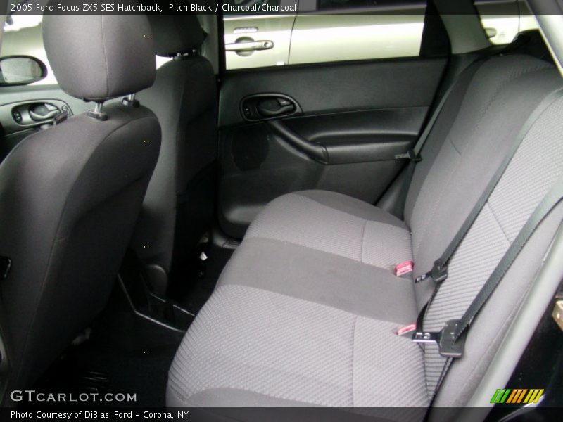 Pitch Black / Charcoal/Charcoal 2005 Ford Focus ZX5 SES Hatchback