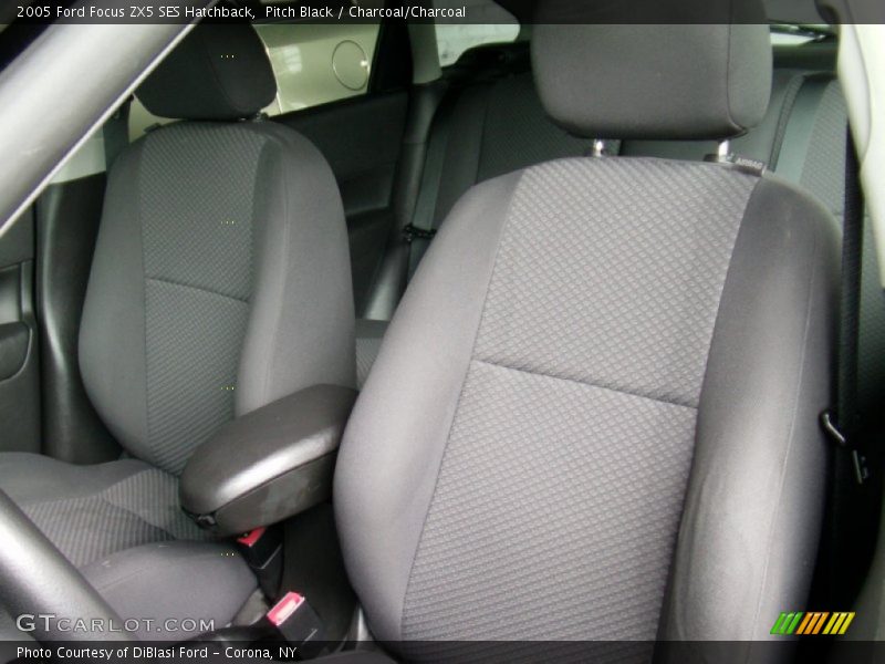 Pitch Black / Charcoal/Charcoal 2005 Ford Focus ZX5 SES Hatchback