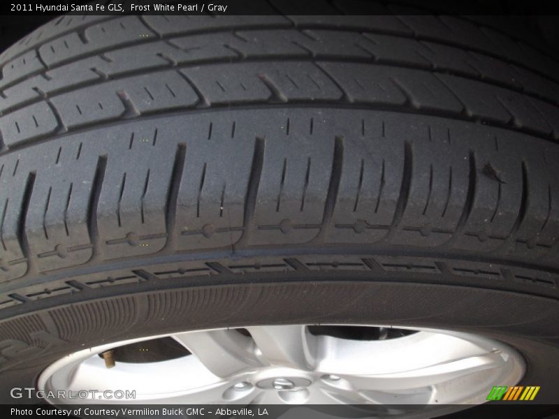 Frost White Pearl / Gray 2011 Hyundai Santa Fe GLS