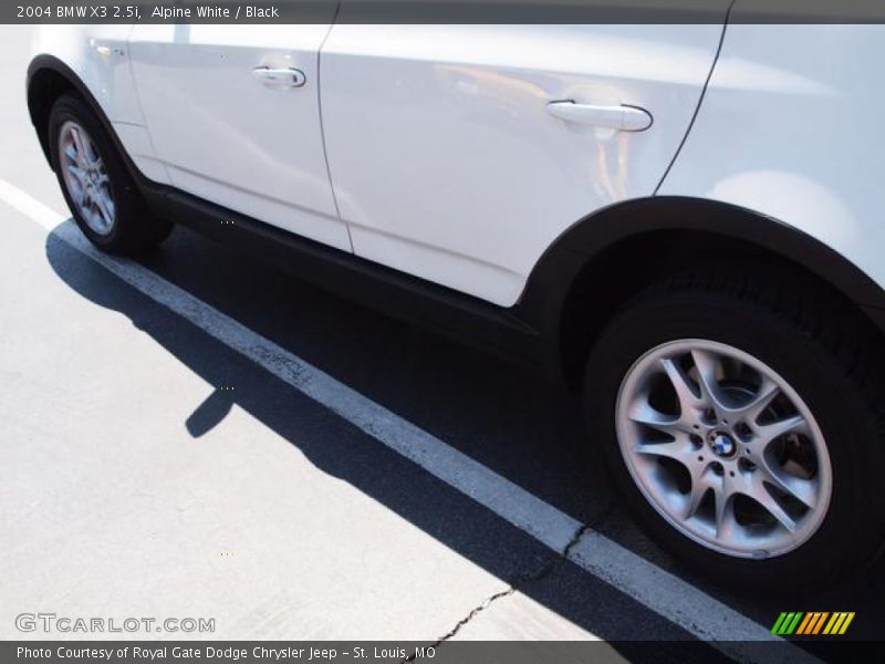Alpine White / Black 2004 BMW X3 2.5i