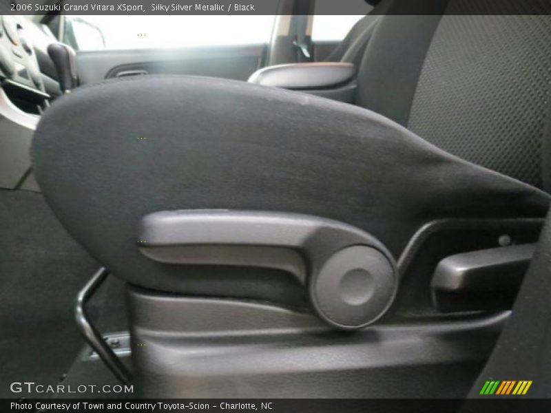 Silky Silver Metallic / Black 2006 Suzuki Grand Vitara XSport