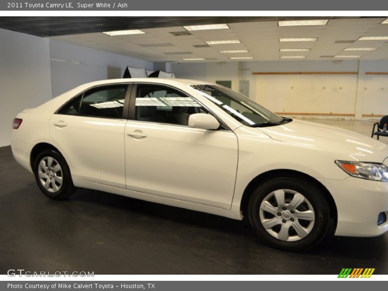 Super White / Ash 2011 Toyota Camry LE