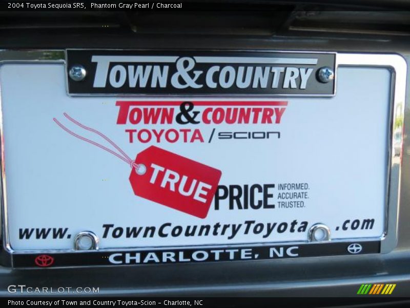 Phantom Gray Pearl / Charcoal 2004 Toyota Sequoia SR5