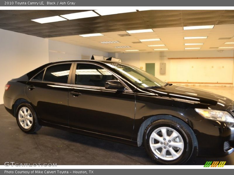 Black / Ash Gray 2010 Toyota Camry LE
