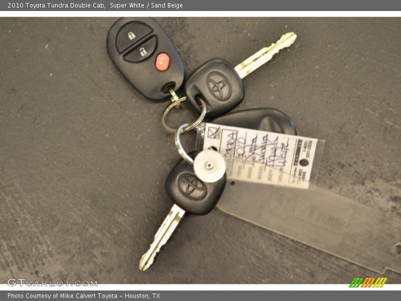 Super White / Sand Beige 2010 Toyota Tundra Double Cab