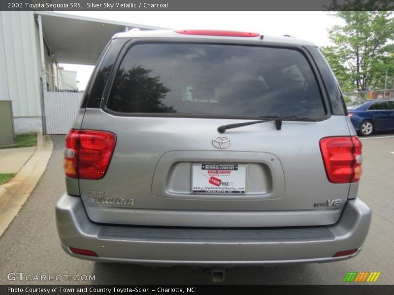 Silver Sky Metallic / Charcoal 2002 Toyota Sequoia SR5