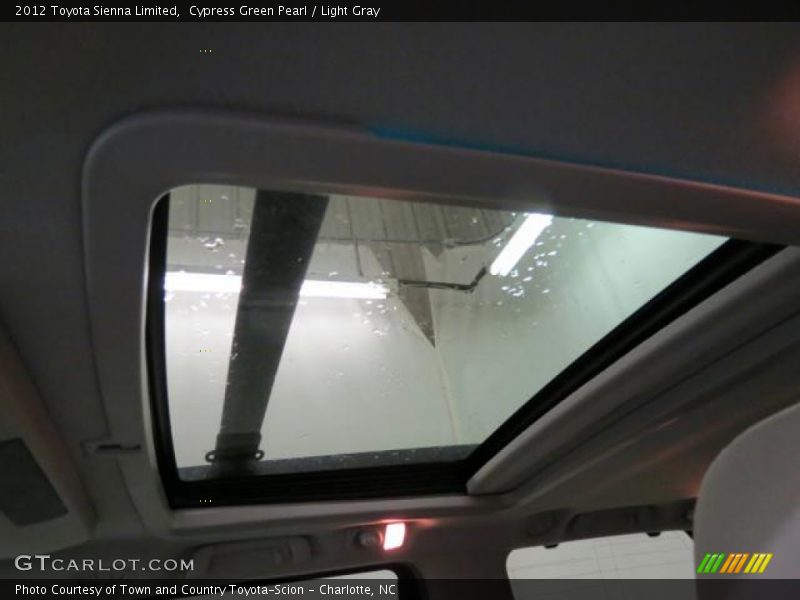 Cypress Green Pearl / Light Gray 2012 Toyota Sienna Limited