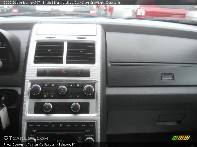 Bright Silver Metallic / Dark Slate Gray/Light Graystone 2009 Dodge Journey SXT