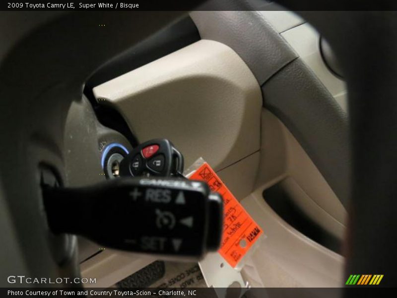 Super White / Bisque 2009 Toyota Camry LE