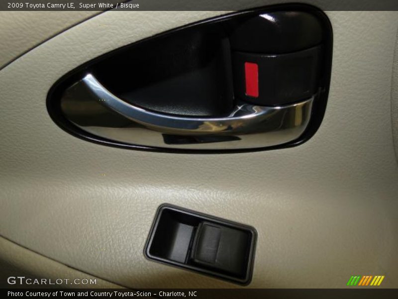 Super White / Bisque 2009 Toyota Camry LE