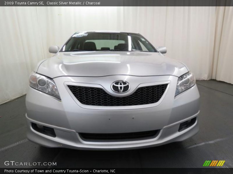 Classic Silver Metallic / Charcoal 2009 Toyota Camry SE