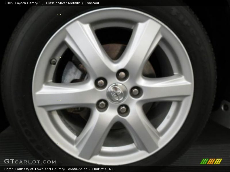 Classic Silver Metallic / Charcoal 2009 Toyota Camry SE