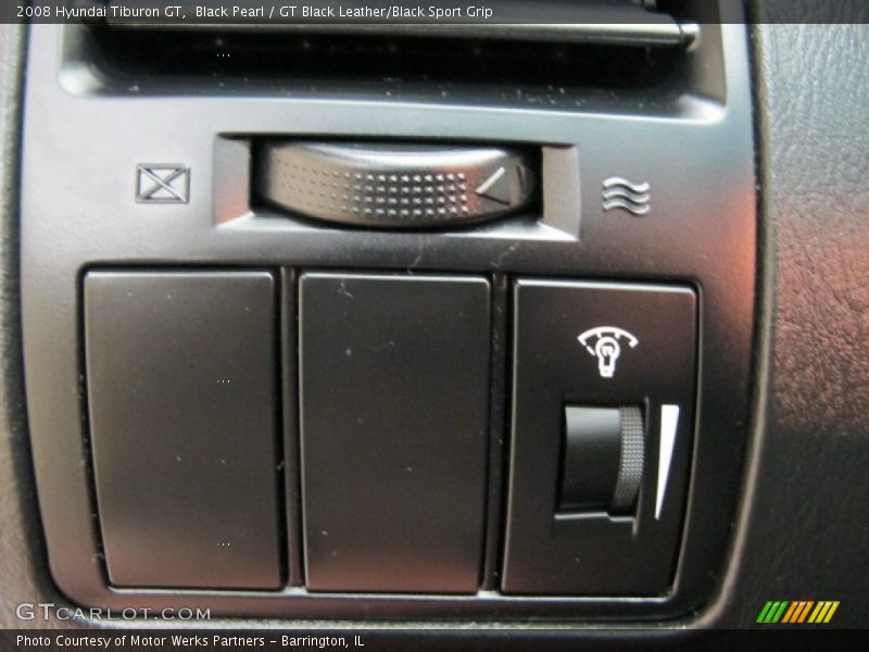 Controls of 2008 Tiburon GT