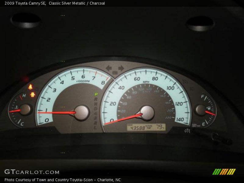 Classic Silver Metallic / Charcoal 2009 Toyota Camry SE