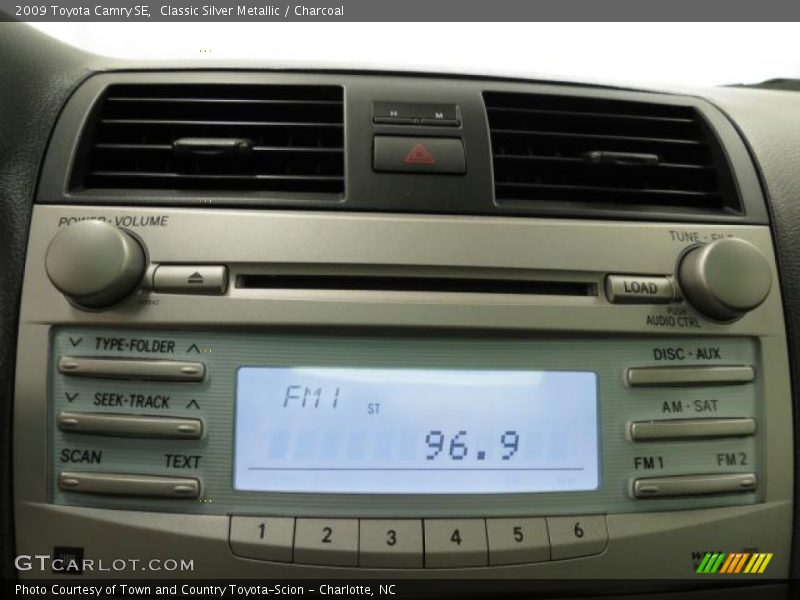 Classic Silver Metallic / Charcoal 2009 Toyota Camry SE