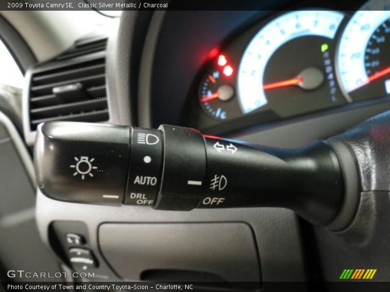 Classic Silver Metallic / Charcoal 2009 Toyota Camry SE