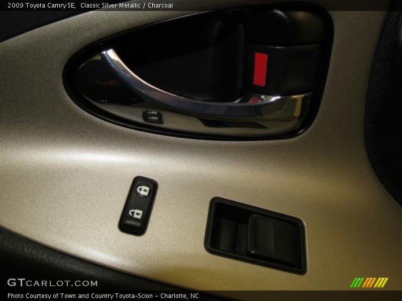 Classic Silver Metallic / Charcoal 2009 Toyota Camry SE