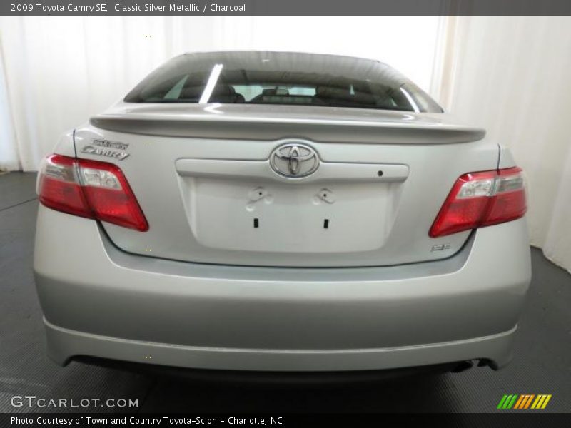 Classic Silver Metallic / Charcoal 2009 Toyota Camry SE