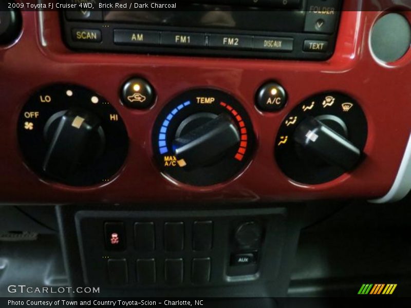 Controls of 2009 FJ Cruiser 4WD