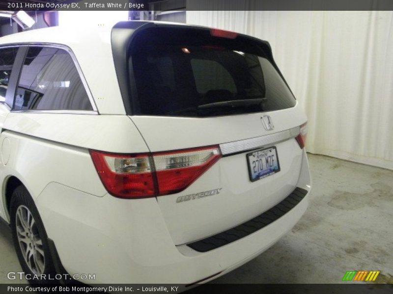 Taffeta White / Beige 2011 Honda Odyssey EX