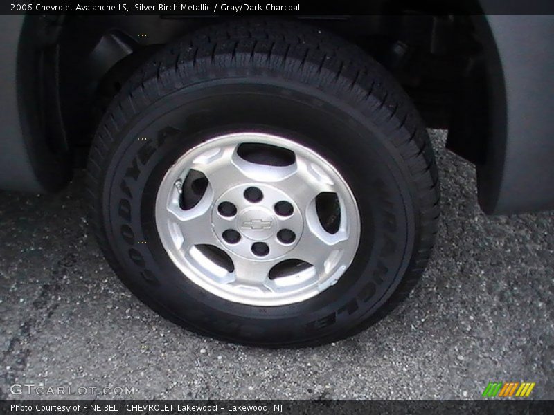 Silver Birch Metallic / Gray/Dark Charcoal 2006 Chevrolet Avalanche LS
