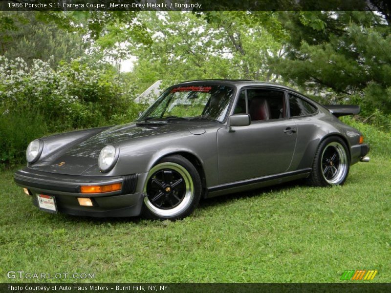 Front 3/4 View of 1986 911 Carrera Coupe