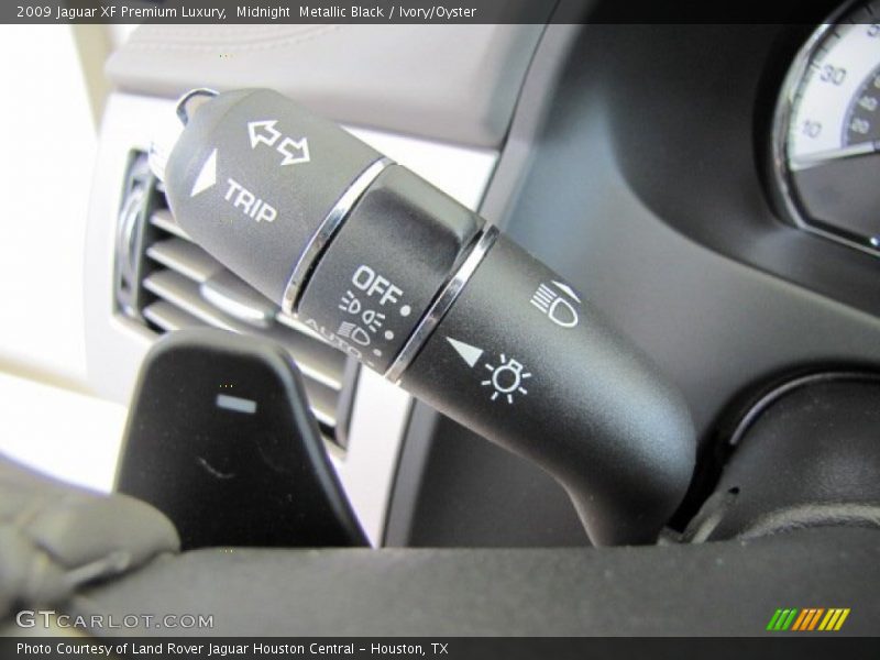 Midnight  Metallic Black / Ivory/Oyster 2009 Jaguar XF Premium Luxury