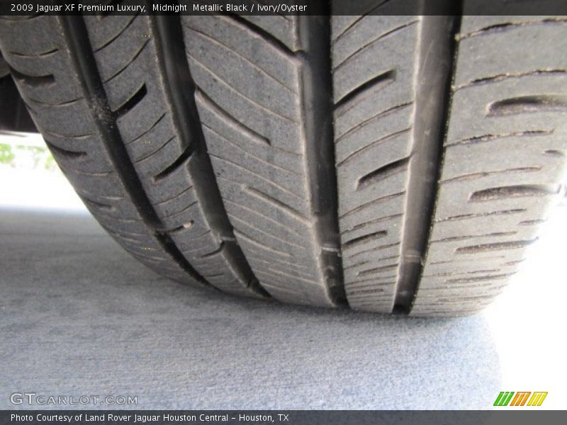 Midnight  Metallic Black / Ivory/Oyster 2009 Jaguar XF Premium Luxury