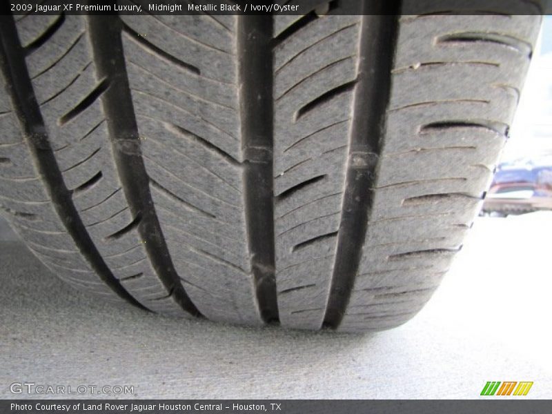Midnight  Metallic Black / Ivory/Oyster 2009 Jaguar XF Premium Luxury