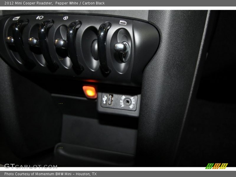 Pepper White / Carbon Black 2012 Mini Cooper Roadster