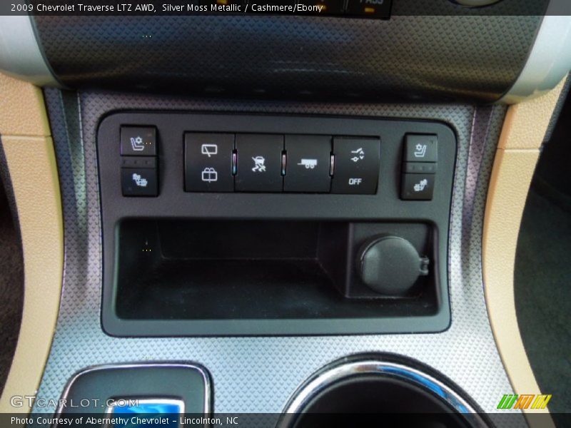 Controls of 2009 Traverse LTZ AWD