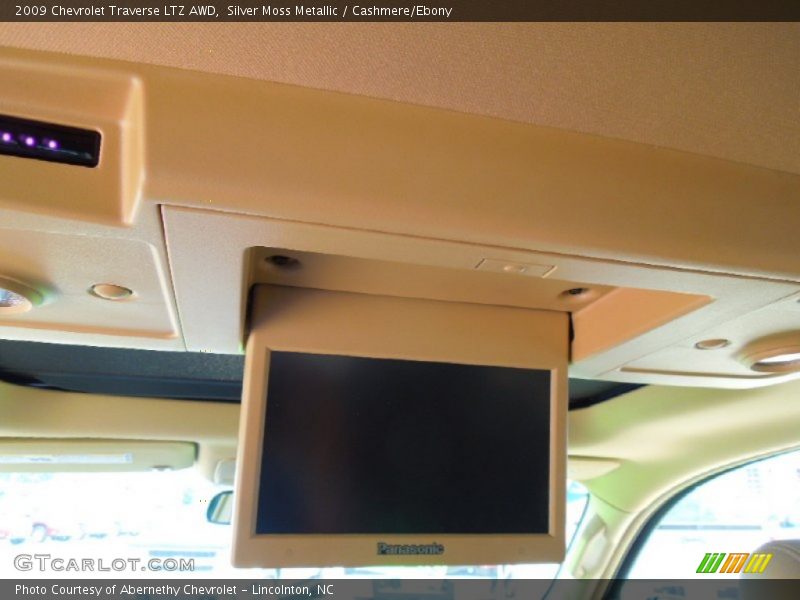 Silver Moss Metallic / Cashmere/Ebony 2009 Chevrolet Traverse LTZ AWD