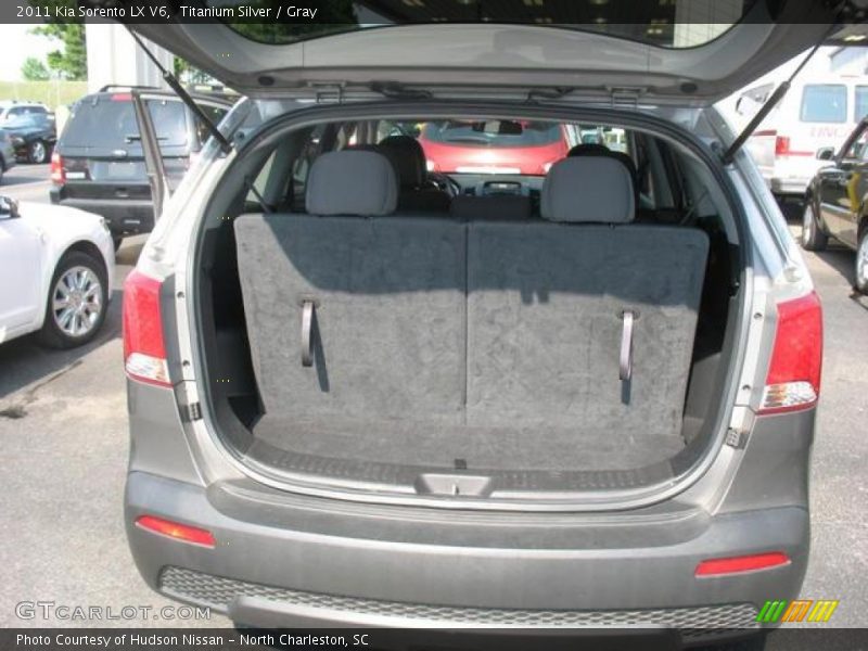Titanium Silver / Gray 2011 Kia Sorento LX V6