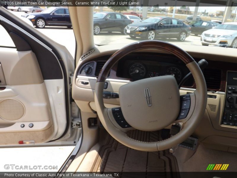 Ceramic White Tri-Coat / Light Camel 2006 Lincoln Town Car Designer Series