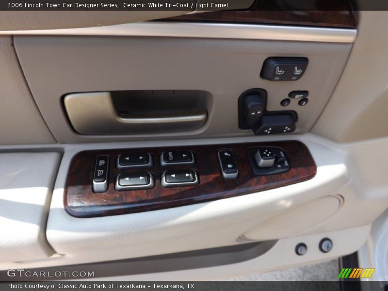 Ceramic White Tri-Coat / Light Camel 2006 Lincoln Town Car Designer Series