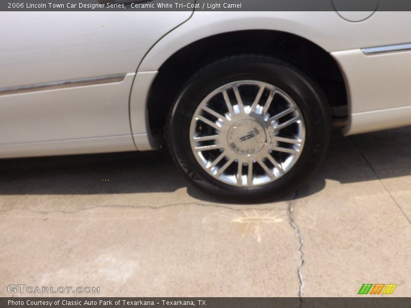 Ceramic White Tri-Coat / Light Camel 2006 Lincoln Town Car Designer Series