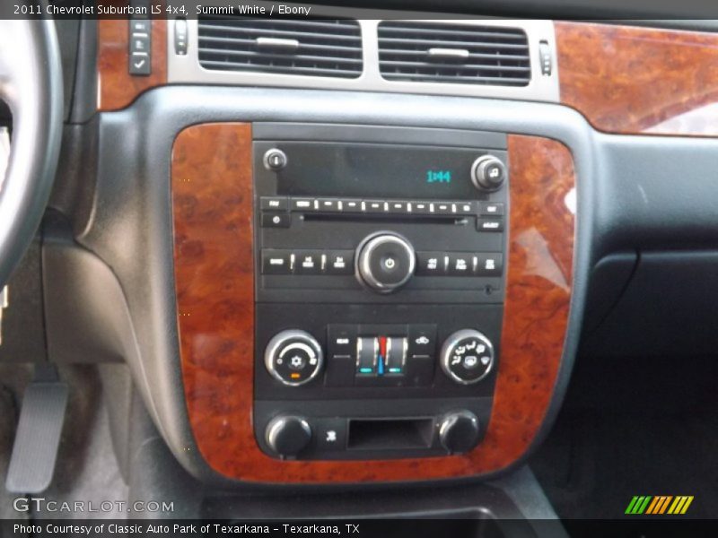 Summit White / Ebony 2011 Chevrolet Suburban LS 4x4