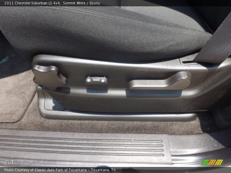 Summit White / Ebony 2011 Chevrolet Suburban LS 4x4