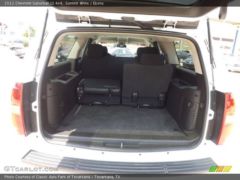 Summit White / Ebony 2011 Chevrolet Suburban LS 4x4