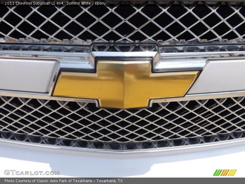 Summit White / Ebony 2011 Chevrolet Suburban LS 4x4