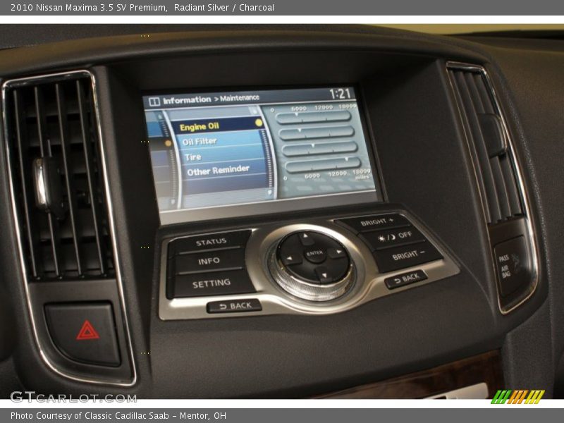 Controls of 2010 Maxima 3.5 SV Premium