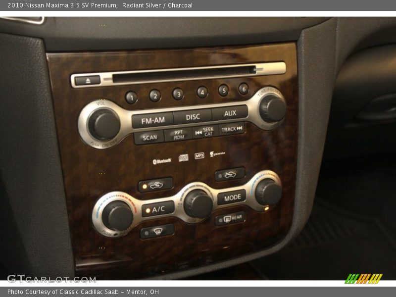 Controls of 2010 Maxima 3.5 SV Premium